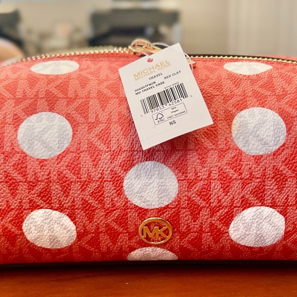 $298 Michael Kors Jet Set Polka Dot Signature Logo Travel
Kit, Red Clay - Picture 3 of 6